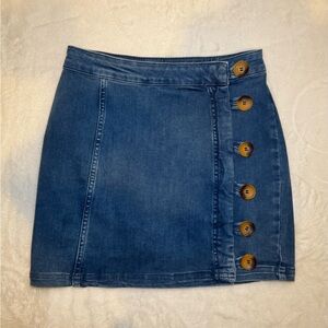 Free People Size 2 Little Daisies Mini Skirt Blue Denim Side Button